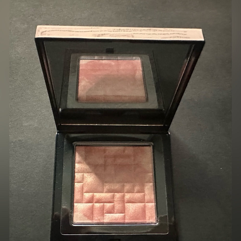 Bobbi Brown Highlighting Powder in Sunrise Glow NEW